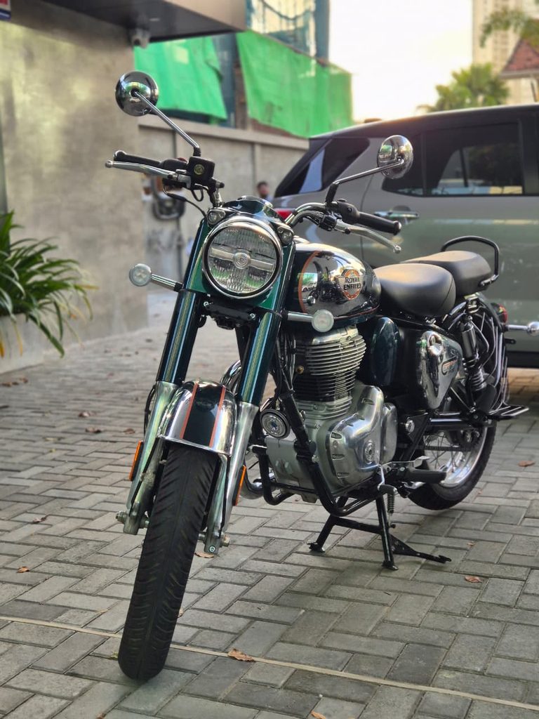 Royal Enfield Classic 350 front view