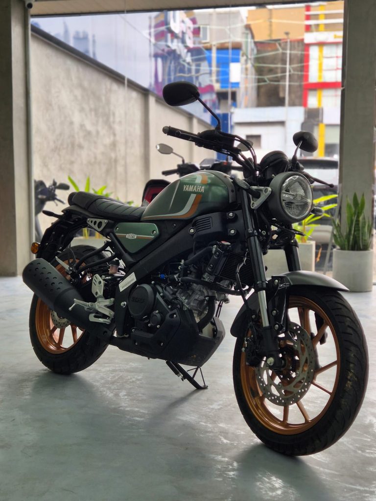 Yamaha XSR155 front view